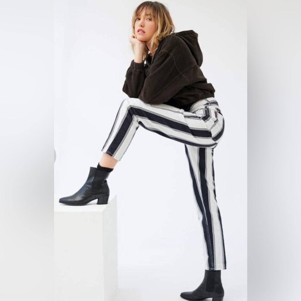 Urban Outfitters UO BDG Striped Mom Jeans Black White beetlejuice 28